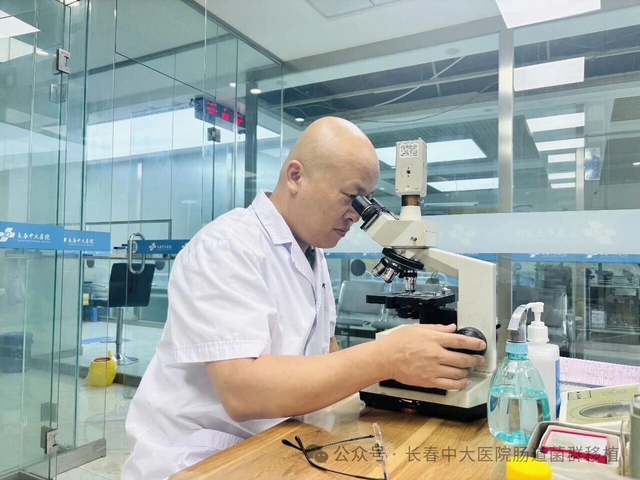 黄南藏族自治州|高朋磊医师：左手男科临床，右手肠道菌群移植深入研究